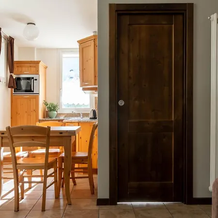 Apartman Fiorini 4 *